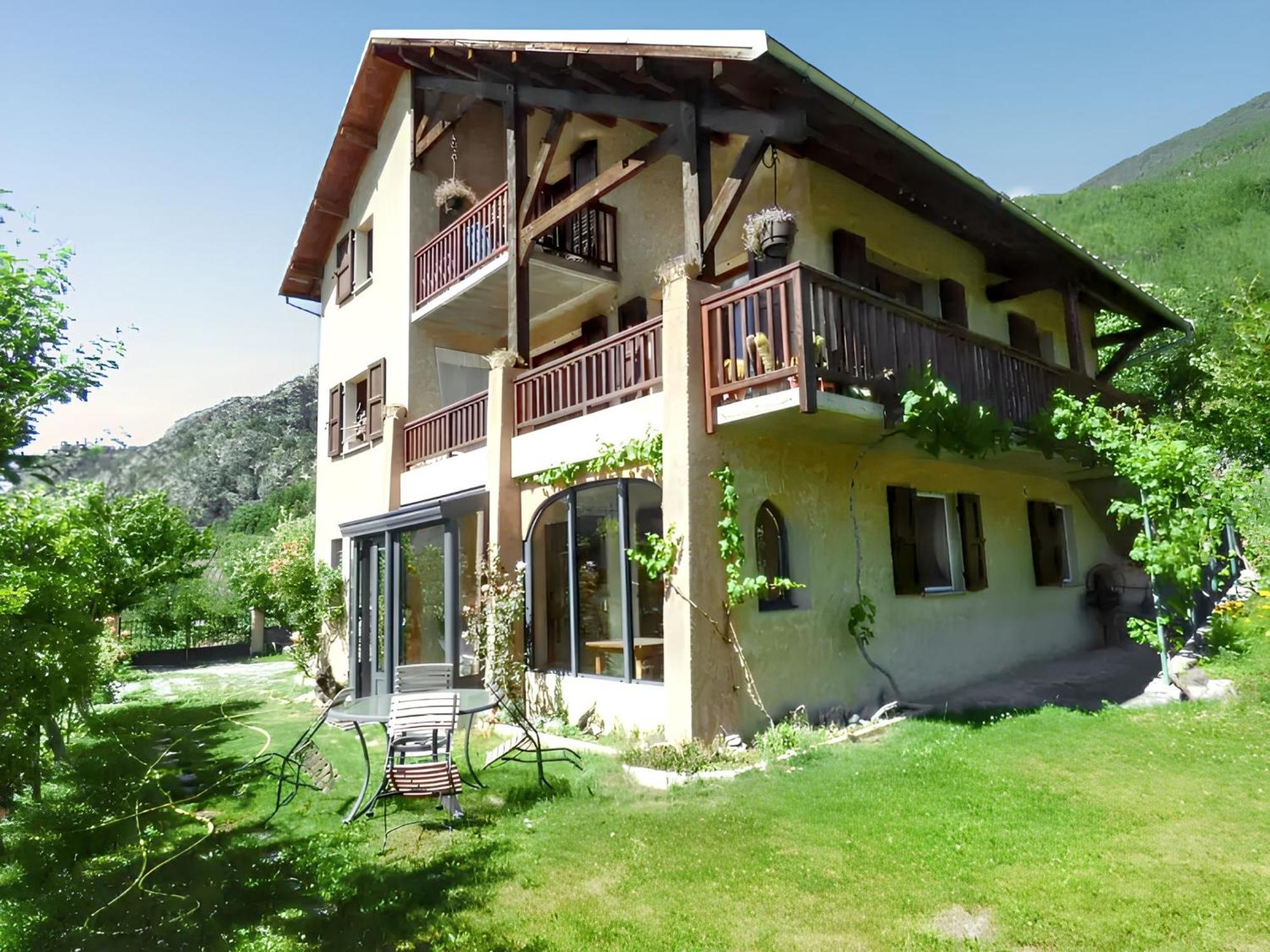 Appartement Paisible A Saint-Crepin Avec Vue Sur La Montagne المظهر الخارجي الصورة